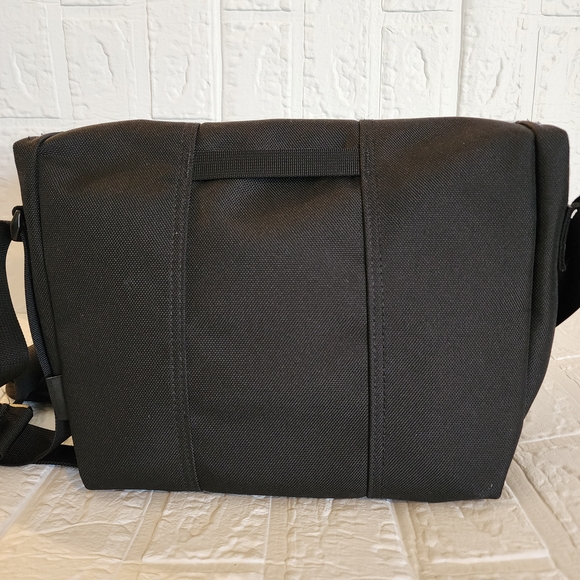 Small Timbuk2 Black Messenger Bag - Picture 6 of 11